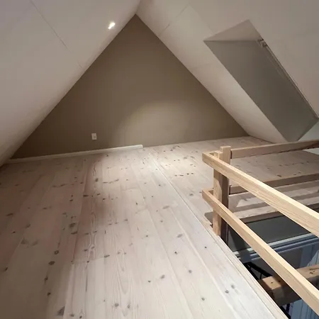 Byhuset - Hems 60 瓦埃勒