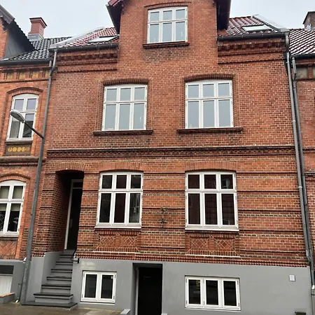 Byhuset - Hems 60 *